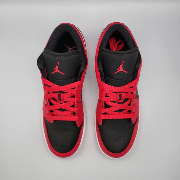 jordan 1 low black white very berry